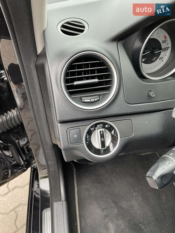 Седан Mercedes-Benz C-Class 2012 в Бродах фото 25 Седан Mercedes-Benz C-Class 2012 в Бродах