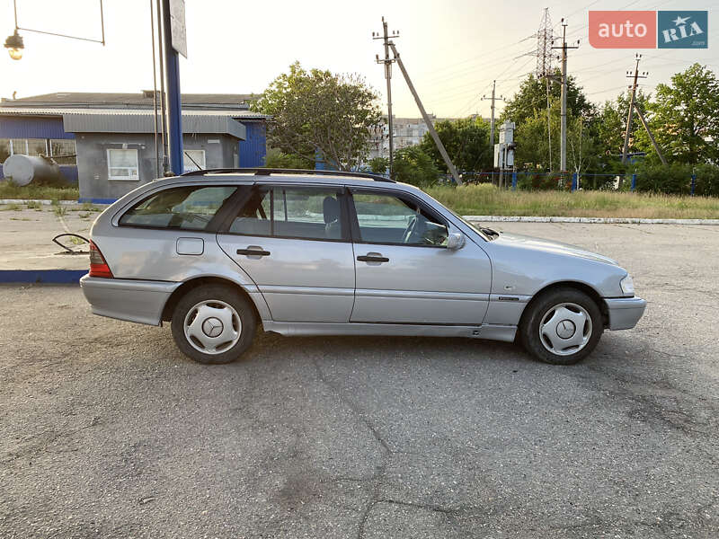 Универсал Mercedes-Benz C-Class 2000 в Кропивницком