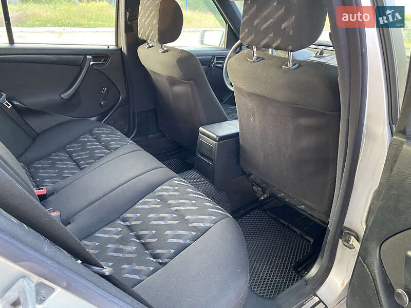 Универсал Mercedes-Benz C-Class 2000 в Кропивницком