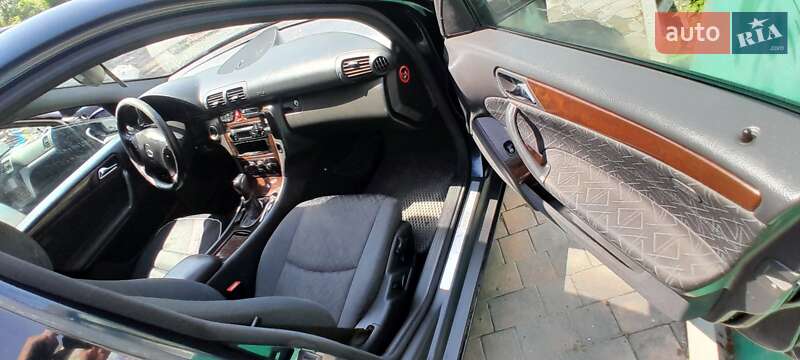 Универсал Mercedes-Benz C-Class 2002 в Дунаевцах
