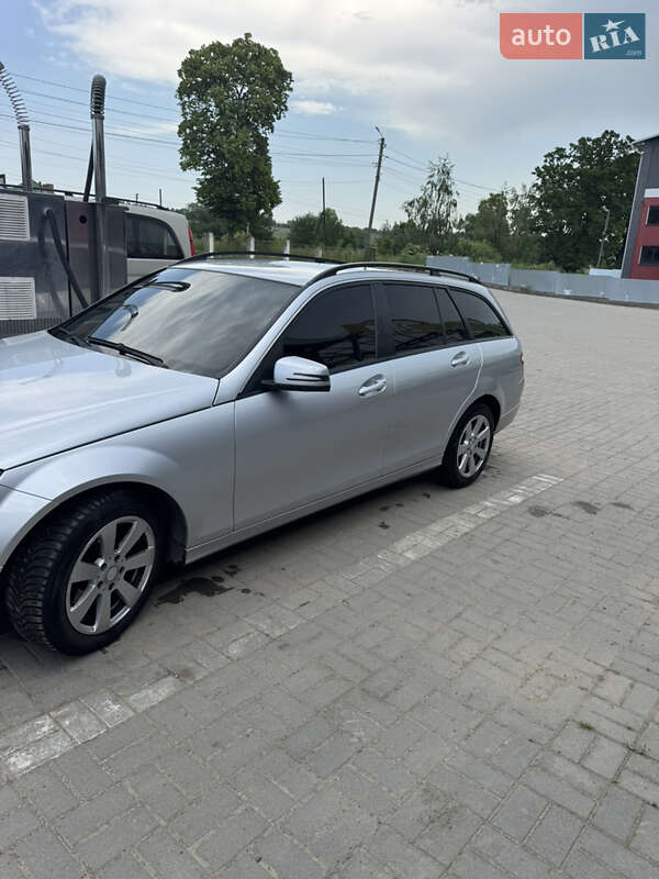 Універсал Mercedes-Benz C-Class 2008 в Чернівцях