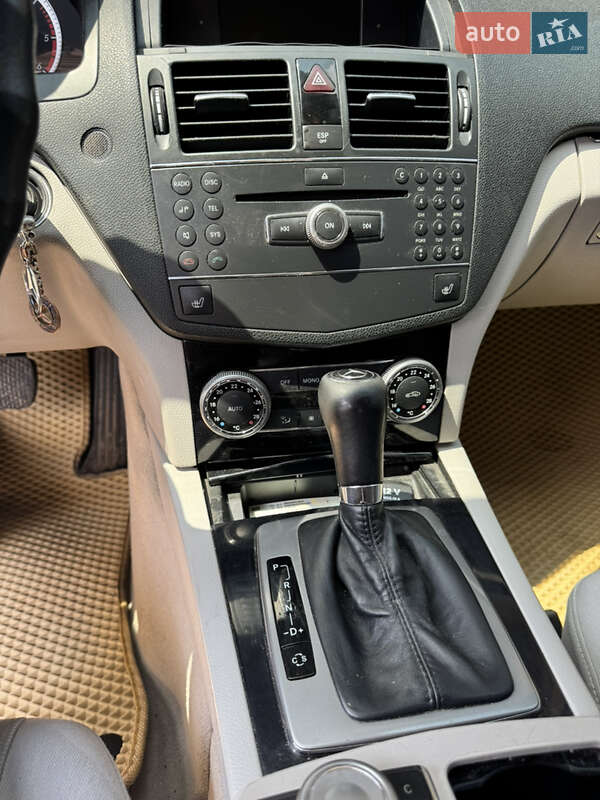 Універсал Mercedes-Benz C-Class 2008 в Чернівцях