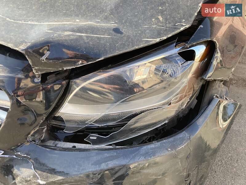 Седан Mercedes-Benz C-Class 2015 в Києві