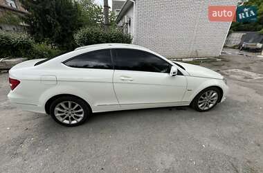 Купе Mercedes-Benz C-Class 2011 в 