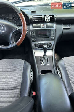 Седан Mercedes-Benz C-Class 2005 в 
