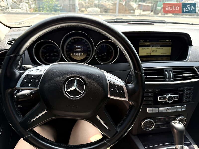 Седан Mercedes-Benz C-Class 2011 в Киеве