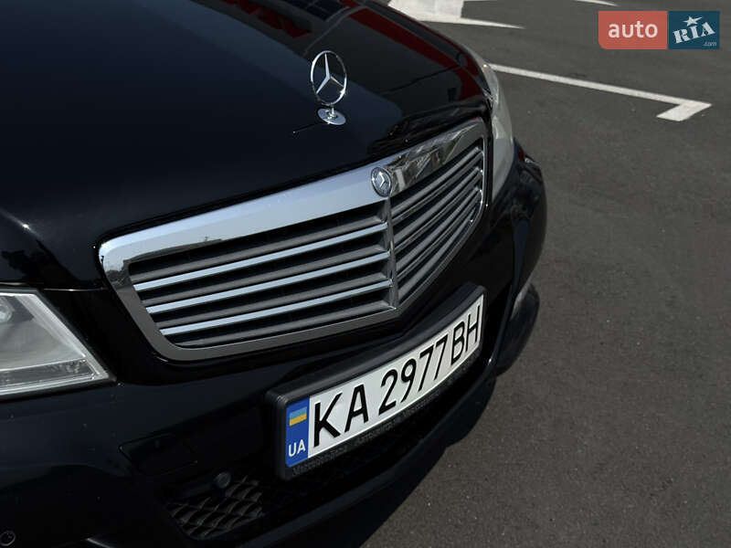 Седан Mercedes-Benz C-Class 2011 в Киеве