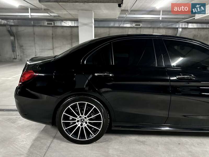 Седан Mercedes-Benz C-Class 2018 в Дніпрі