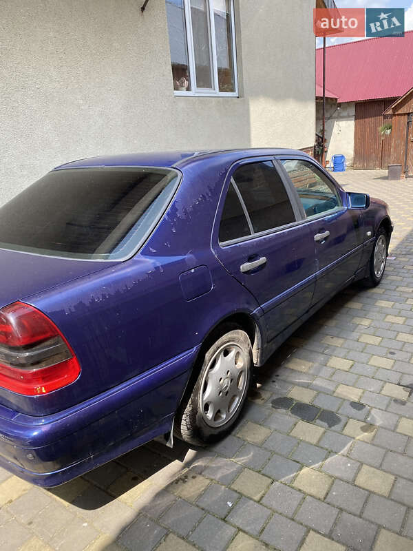 Седан Mercedes-Benz C-Class 1998 в Іршаві