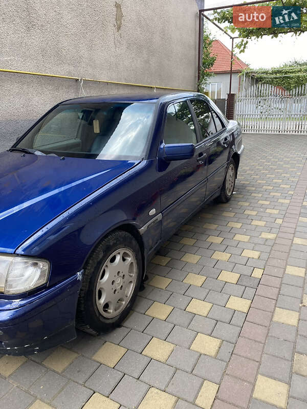 Седан Mercedes-Benz C-Class 1998 в Іршаві