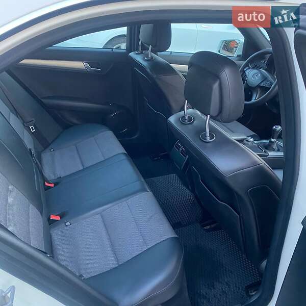 Седан Mercedes-Benz C-Class 2009 в Киеве
