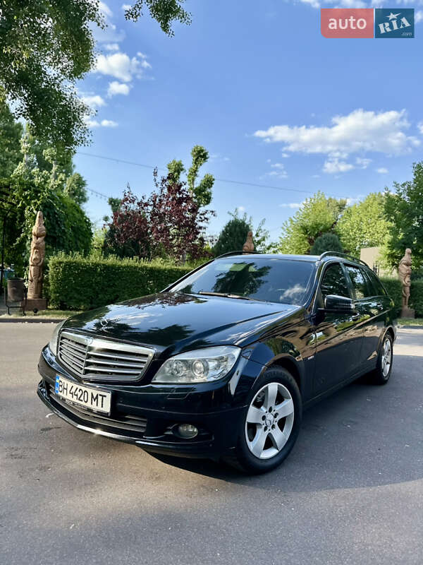 Универсал Mercedes-Benz C-Class 2010 в 