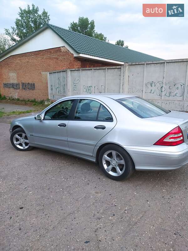 Седан Mercedes-Benz C-Class 2005 в Гадячі