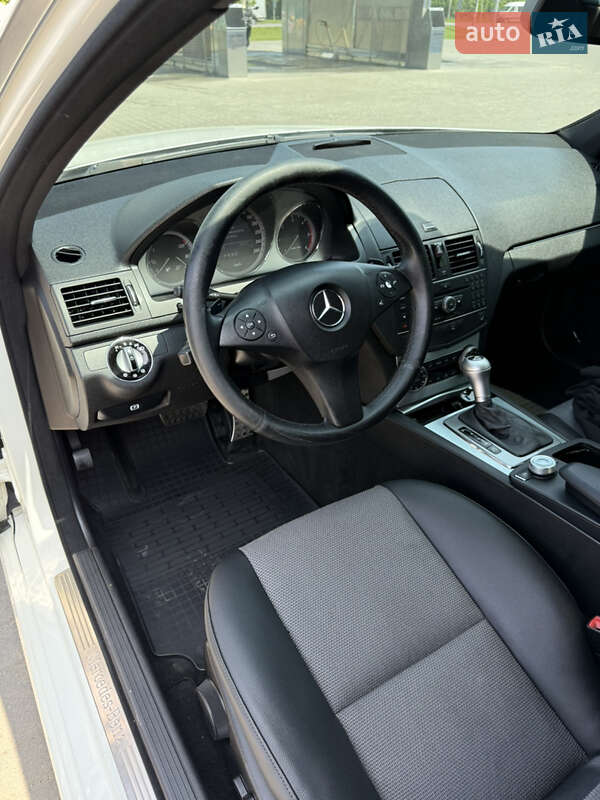 Универсал Mercedes-Benz C-Class 2008 в Мостиске