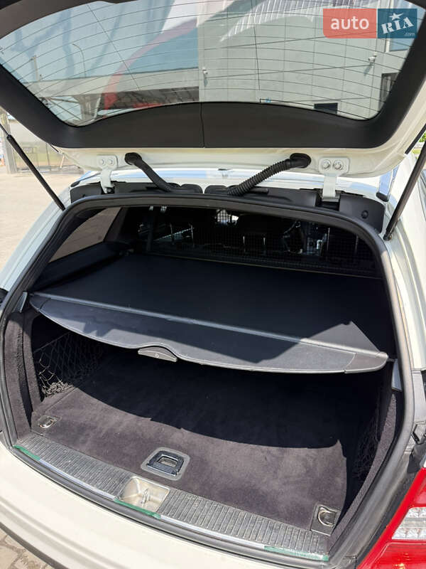 Универсал Mercedes-Benz C-Class 2008 в Мостиске