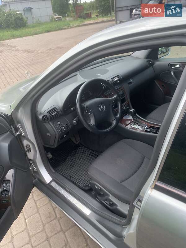 Седан Mercedes-Benz C-Class 2001 в Першотравенську
