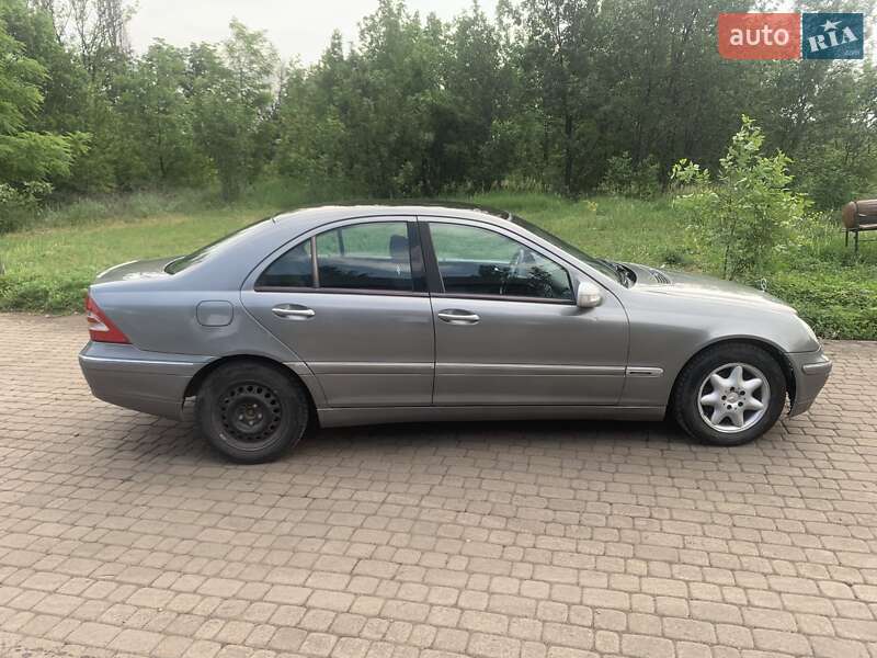 Седан Mercedes-Benz C-Class 2001 в Першотравенську