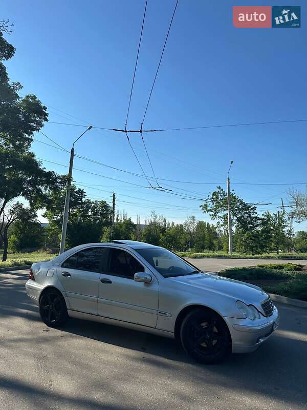 Седан Mercedes-Benz C-Class 2001 в Краматорске