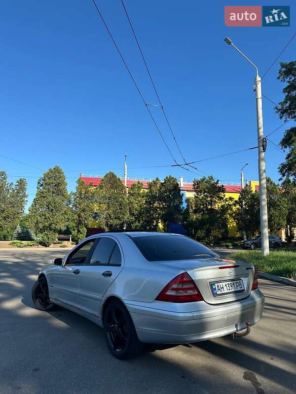 Седан Mercedes-Benz C-Class 2001 в Краматорске