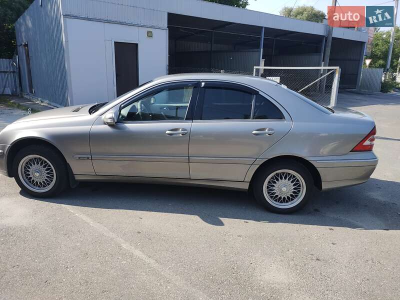 Седан Mercedes-Benz C-Class 2005 в Белой Церкви