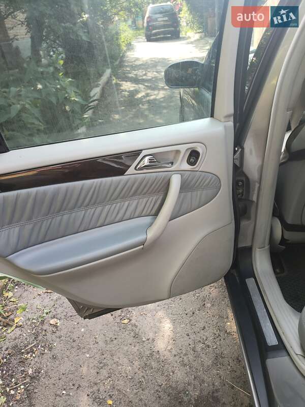 Седан Mercedes-Benz C-Class 2005 в Белой Церкви