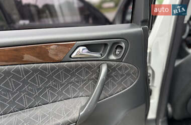 Седан Mercedes-Benz C-Class 2001 в 