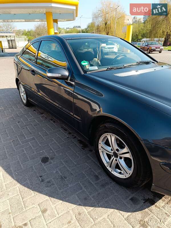 Купе Mercedes-Benz C-Class 2007 в Ровно фото 2 Купе Mercedes-Benz C-Class 2007 в Ровно