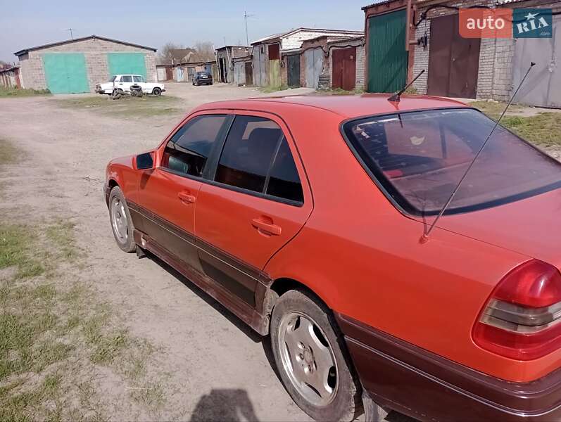 Седан Mercedes-Benz C-Class 1994 в Переяславі