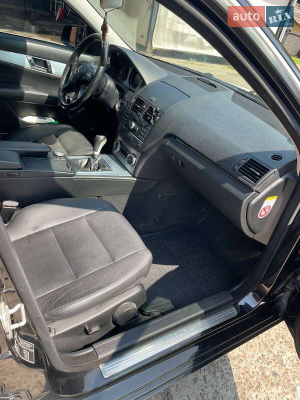 Седан Mercedes-Benz C-Class 2008 в Ужгороде