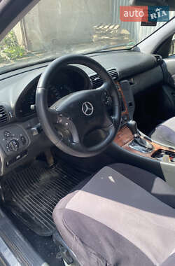 Універсал Mercedes-Benz C-Class 2002 в Чемерівцях