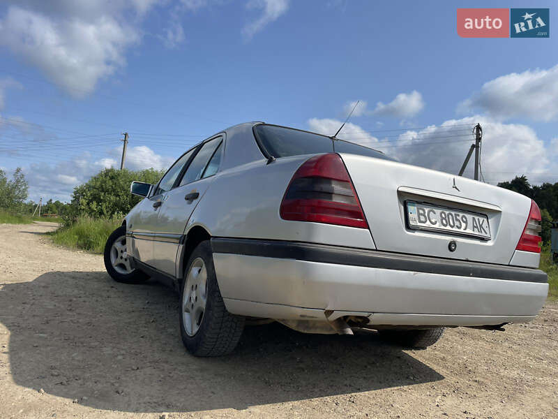 Седан Mercedes-Benz C-Class 1996 в Долині