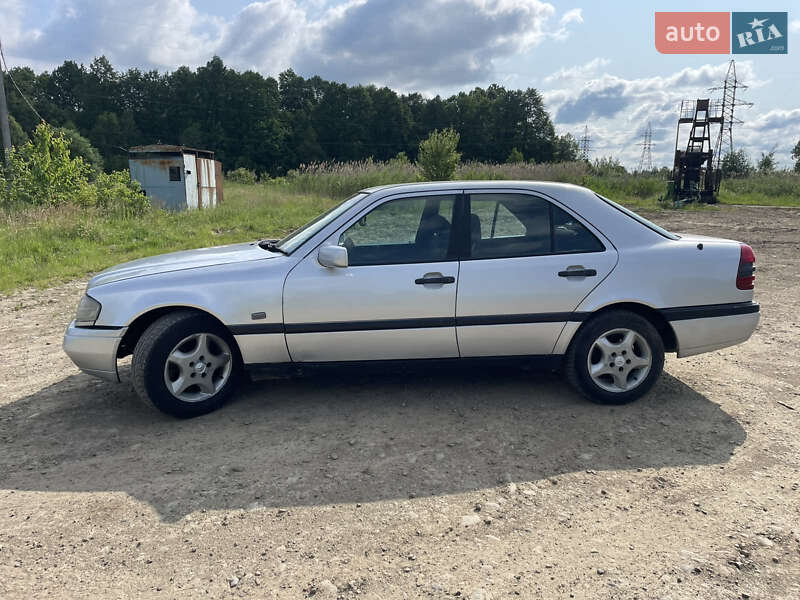 Седан Mercedes-Benz C-Class 1996 в Долині