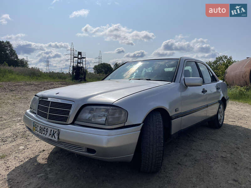 Седан Mercedes-Benz C-Class 1996 в Долині