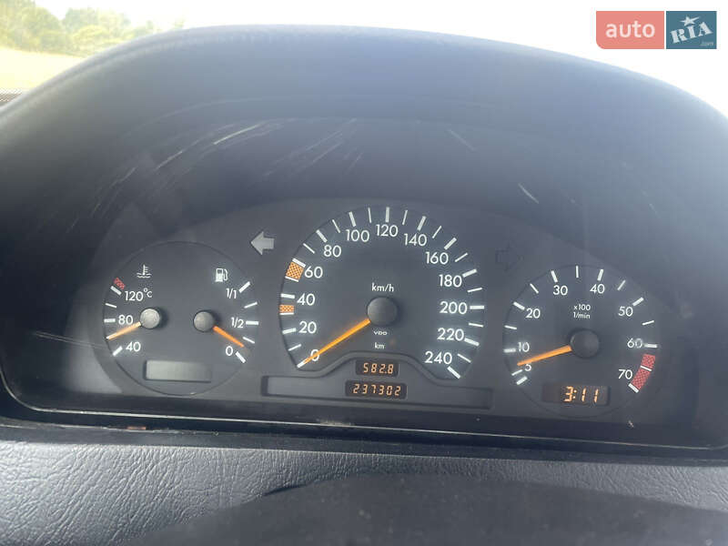 Седан Mercedes-Benz C-Class 1996 в Долині