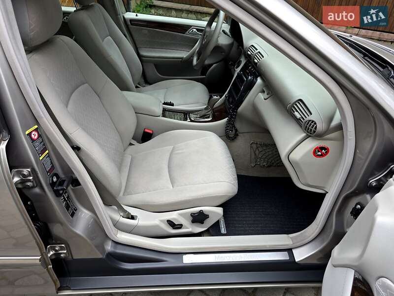 Седан Mercedes-Benz C-Class 2004 в Полтаве