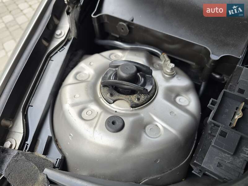 Седан Mercedes-Benz C-Class 2004 в Полтаве