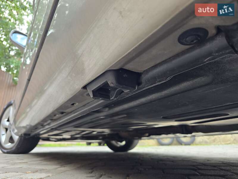 Седан Mercedes-Benz C-Class 2004 в Полтаве