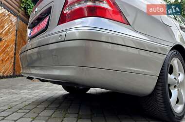 Седан Mercedes-Benz C-Class 2004 в 
