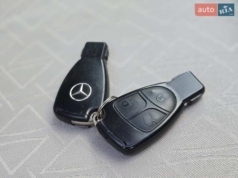 Седан Mercedes-Benz C-Class 2004 в Полтаве