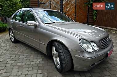 Седан Mercedes-Benz C-Class 2004 в 