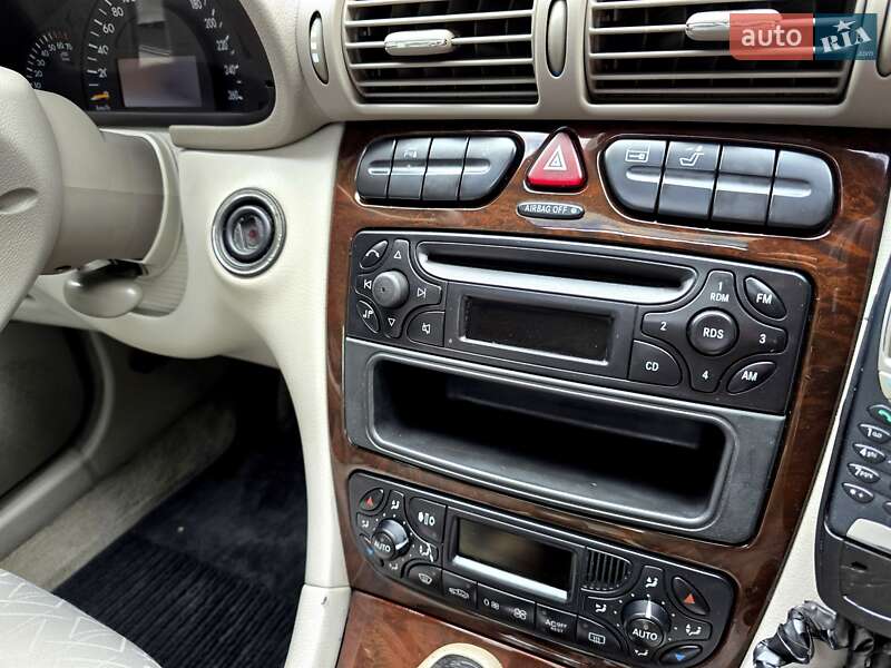 Седан Mercedes-Benz C-Class 2004 в Полтаве