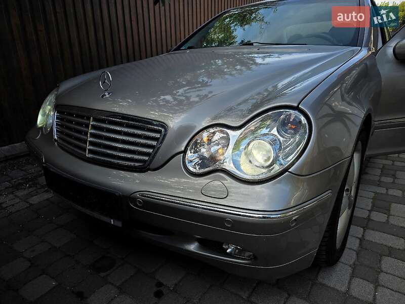 Седан Mercedes-Benz C-Class 2004 в Полтаве