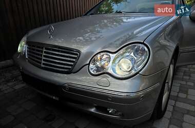 Седан Mercedes-Benz C-Class 2004 в 