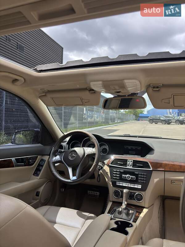 Седан Mercedes-Benz C-Class 2013 в Львове