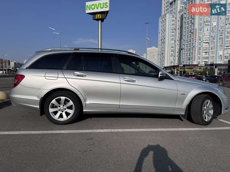 Универсал Mercedes-Benz C-Class 2013 в Киеве