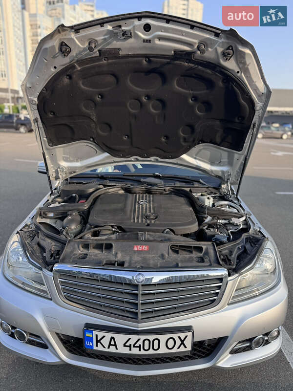 Универсал Mercedes-Benz C-Class 2013 в Киеве