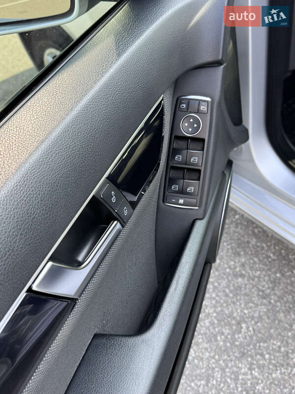 Универсал Mercedes-Benz C-Class 2013 в Киеве