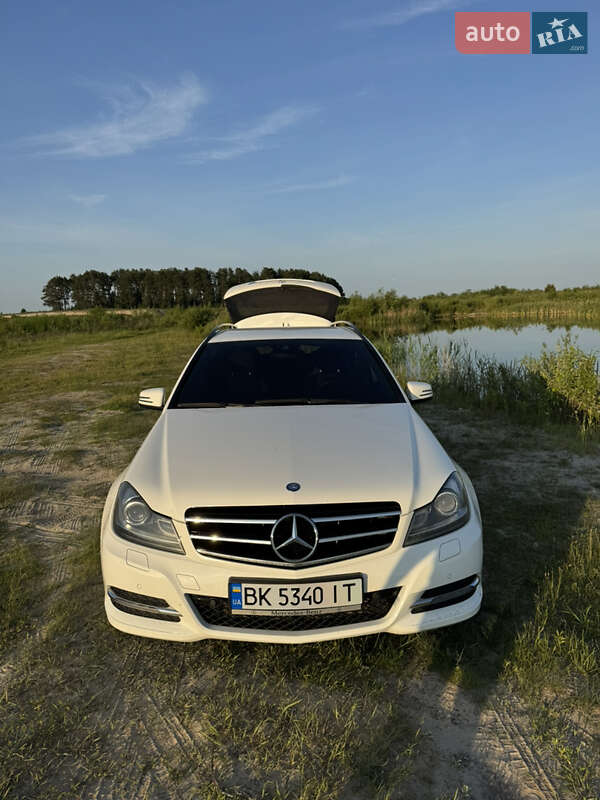 Универсал Mercedes-Benz C-Class 2012 в 