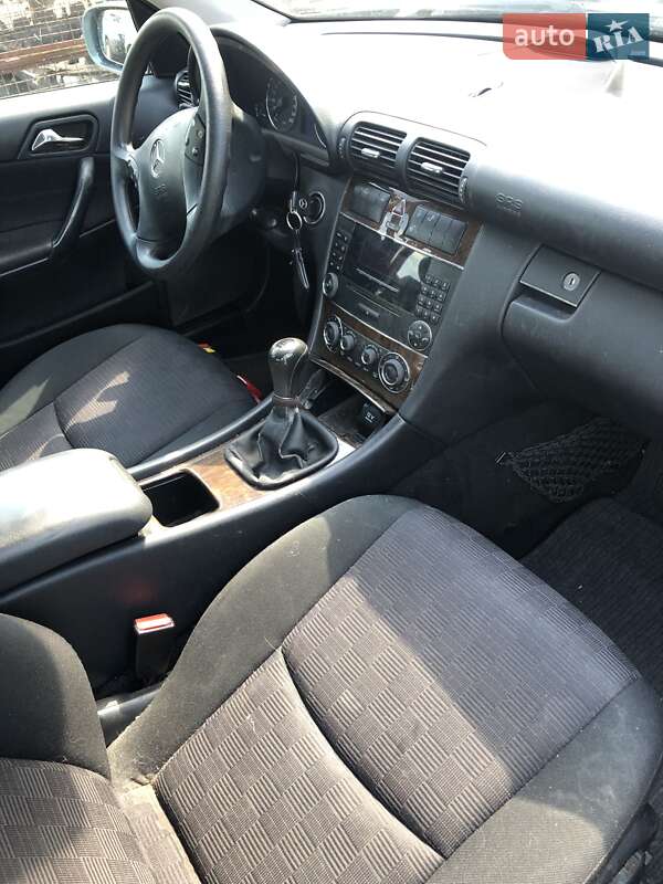 Седан Mercedes-Benz C-Class 2004 в Львове