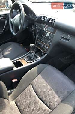 Седан Mercedes-Benz C-Class 2004 в 
